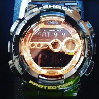 ジーショック(G-SHOCK)のCASIO G-SHOCK GD-100GB-1JF ブラック×ゴールド　(腕時計(デジタル))