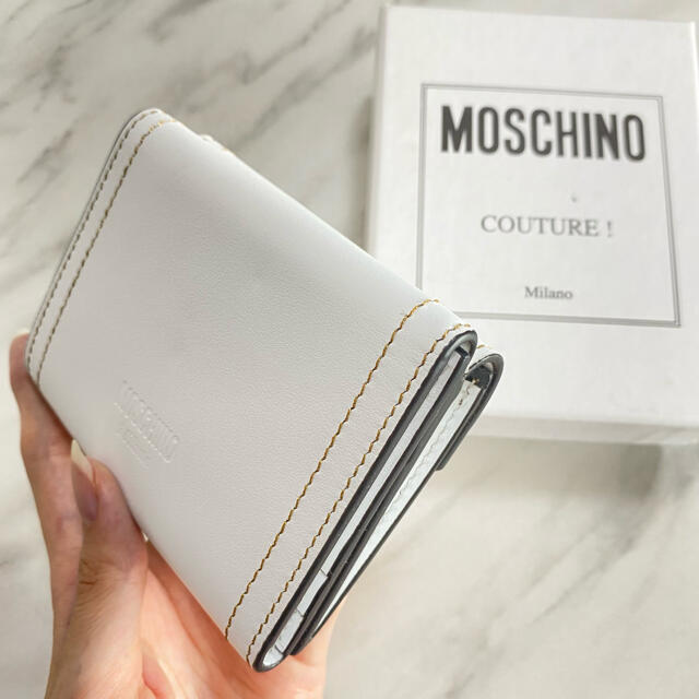 MOSCHINO(モスキーノ)のラスト１【新品】MOSCHINO テディ ミニ財布 三つ折り財布 くま 白 レディースのファッション小物(財布)の商品写真