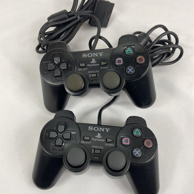 PlayStation2(プレイステーション2)のps2 純正コントローラー　デュアルショック2  ブラック　2個 エンタメ/ホビーのゲームソフト/ゲーム機本体(家庭用ゲーム機本体)の商品写真