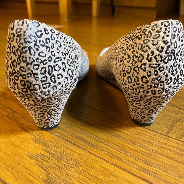 HIROKO KOSHINO(ヒロココシノ)のヒロコ　コシノ　豹柄パンプス　オープントウ レディースの靴/シューズ(ハイヒール/パンプス)の商品写真