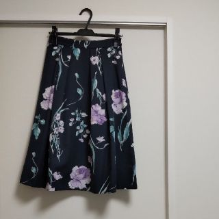 ミッシュマッシュ(MISCH MASCH)の【週末限定価格∶美品】ミッシュマッシュ　花柄スカート(ひざ丈スカート)