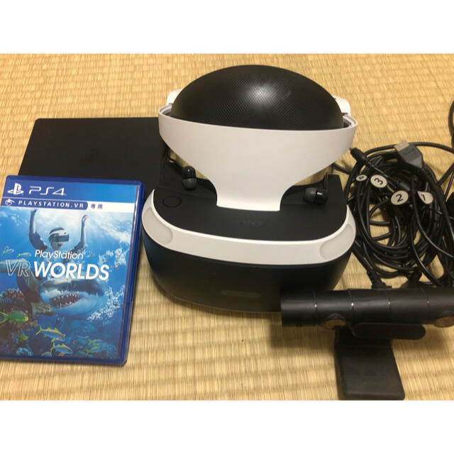 PlayStation VR(プレイステーションヴィーアール)のPlayStation  VR (箱・説明書無し)ソフト1本付属 エンタメ/ホビーのゲームソフト/ゲーム機本体(家庭用ゲーム機本体)の商品写真