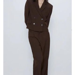 ザラ(ZARA)の【ZARA】ショート丈ジャケット＆パンツ(セットアップ)(セット/コーデ)