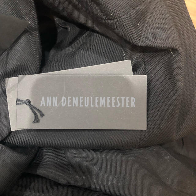 Ann Demeulemeester(アンドゥムルメステール)の値下げ 新品未使用タグ付き　アンドゥムルメステール　テーラードジャケット　メンズ メンズのジャケット/アウター(テーラードジャケット)の商品写真