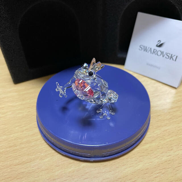 SWAROVSKI(スワロフスキー)の26日まで値下げ中 SWAROVSKI カエルの王子様 インテリア/住まい/日用品のインテリア小物(置物)の商品写真