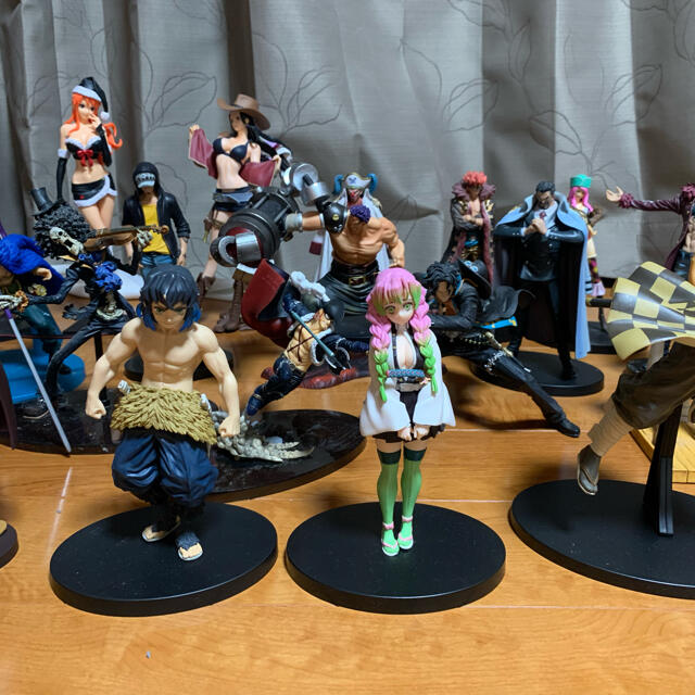 鬼滅の刃　ONE PIECEフィギュアセット