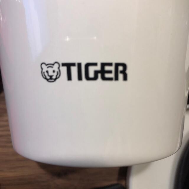 TIGER(タイガー)のスープジャー　ﾀｲｶﾞｰ 中古　380ml  赤白の2点 インテリア/住まい/日用品のキッチン/食器(弁当用品)の商品写真