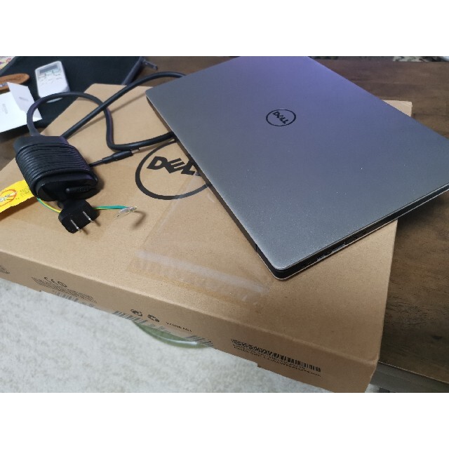 ノートパソコン　Dell XPS 13 9350