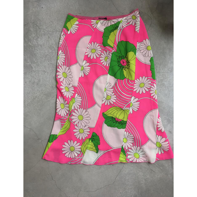 80s ピンクと白いお花のスカート レディースのスカート(ひざ丈スカート)の商品写真
