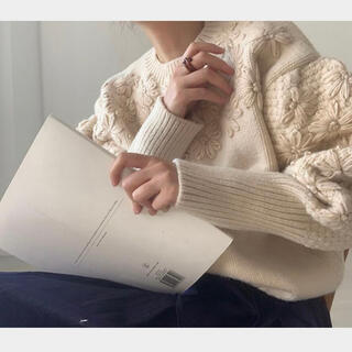 カスタネ(Kastane)のflower puff  sleeve volume  knit(ニット/セーター)