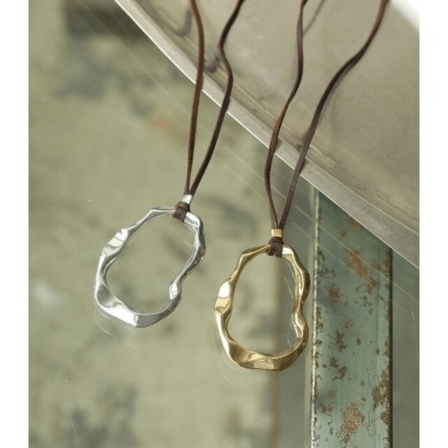 TODAYFUL(トゥデイフル)の【美品】TODAYFULサークルレザーチョーカー ロングネックレス アクセサリー レディースのアクセサリー(ネックレス)の商品写真