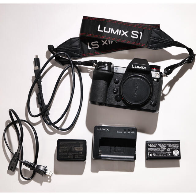 Panasonic(パナソニック)のPanasonic LUMIX DC-S1 ボディ スマホ/家電/カメラのカメラ(ミラーレス一眼)の商品写真