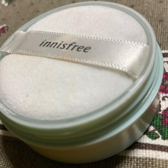 Innisfree(イニスフリー)のイニスフリー　ノーセバムミネラルパウダー　5g コスメ/美容のベースメイク/化粧品(フェイスパウダー)の商品写真