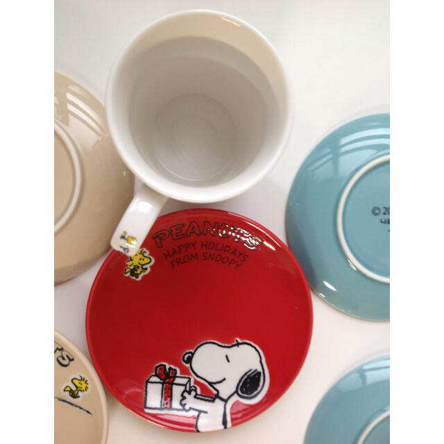 SNOOPY(スヌーピー)のスヌーピーの陶器のお皿と陶器のカップ  インテリア/住まい/日用品のキッチン/食器(食器)の商品写真