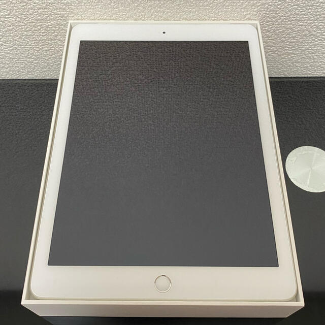 ○美品 Apple IPad 第7世代 32GB MW742j/a おまけ付