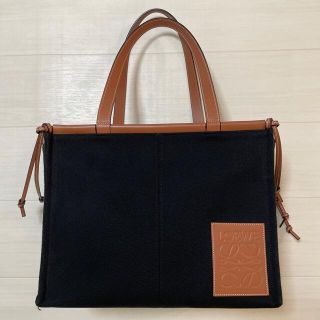 ロエベ(LOEWE)の❣️新作❣️ LOEWE ロエベ クッショントート (トートバッグ)