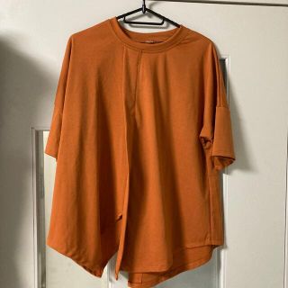 オレンジ　秋　トップス(Tシャツ(半袖/袖なし))