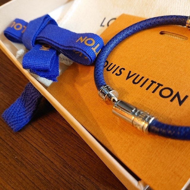 LOUIS VUITTON(ルイヴィトン)の最終値下げ【希少ブルー】ルイヴィトンブラスレスプリット ブレスレット/タイガラマ メンズのアクセサリー(ブレスレット)の商品写真