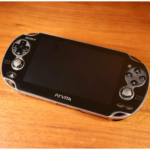 PlayStation Vita - PS VITA PCH-1100（ソフト2本＋32GBメモリーカード