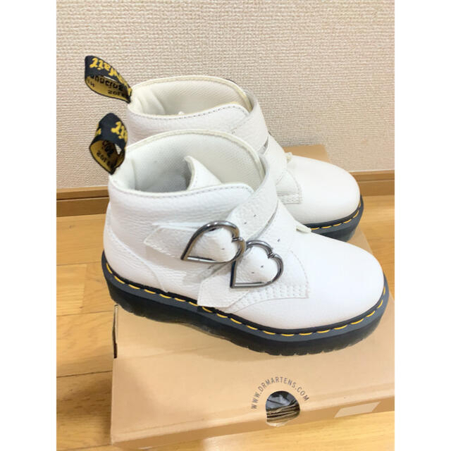 Dr.Martens DEVON HEART UK4 WHITE 3