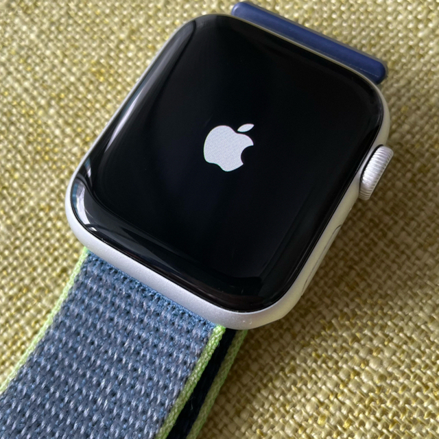Apple(アップル)のApple Watch series4 40mm メンズの時計(腕時計(デジタル))の商品写真