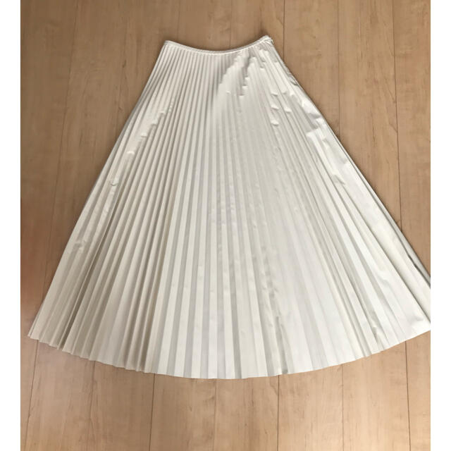 Mila Owen(ミラオーウェン)のミラオーウェンのエコレザープリーツスカート レディースのスカート(ロングスカート)の商品写真