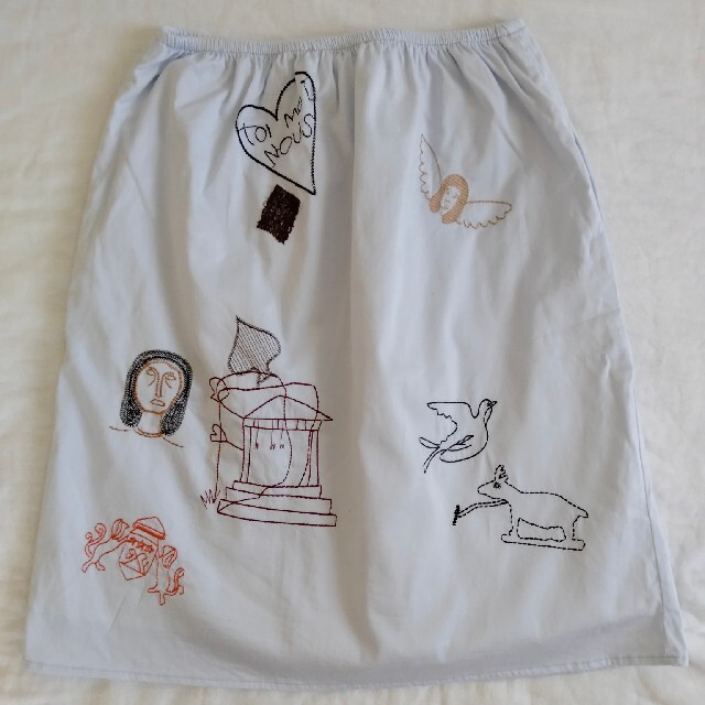 CARVEN(カルヴェン)のcarven刺繍スカート レディースのスカート(ひざ丈スカート)の商品写真