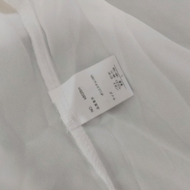 GRL(グレイル)のGRL キャンディースリーブシャツ 新品 白 シースルー フリル レディースのトップス(シャツ/ブラウス(半袖/袖なし))の商品写真