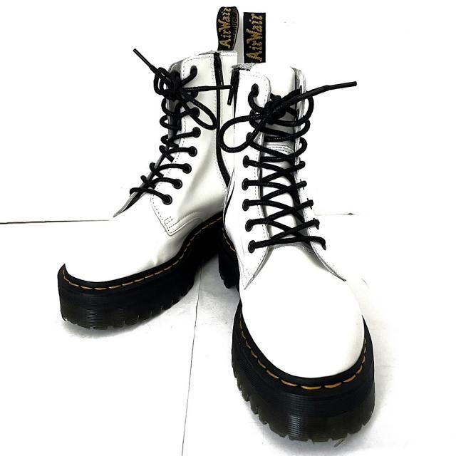 Dr.Martens(ドクターマーチン)のドクターマーチン ショートブーツ UK4 - 白 レディースの靴/シューズ(ブーツ)の商品写真