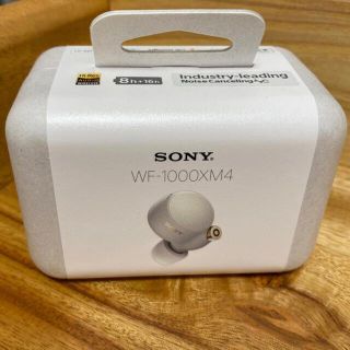 ソニー(SONY)の【新品未使用】SONY WF-1000XM4  イヤホン　プラチナシルバー (ヘッドフォン/イヤフォン)