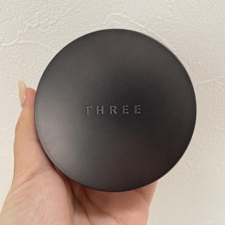 スリー(THREE)のTHREE アドバンスドエシリアルスムースオペレーター　ルースパウダー01(フェイスパウダー)