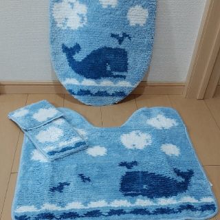 20時までの価格　トイレマット　セット　水色　くじら　鯨　雲　クモ　マット　３点(トイレマット)