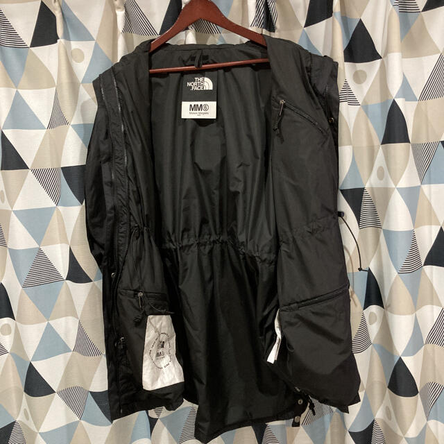 THE NORTH FACE(ザノースフェイス)のMM6 TNF Circle Mountain jacket 美品 レディースのジャケット/アウター(ナイロンジャケット)の商品写真