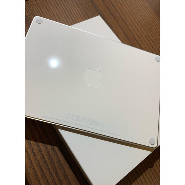 Apple(アップル)のApple 純正　Magic Trackpad 2 使用5時間未満 スマホ/家電/カメラのPC/タブレット(PC周辺機器)の商品写真