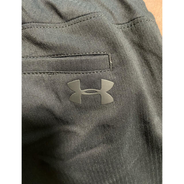 UNDER ARMOUR(アンダーアーマー)のゴルフパンツ　UNDER ARMOUR  30/32 スポーツ/アウトドアのゴルフ(ウエア)の商品写真