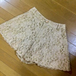 ラバーラ(la Bala)のラバーラ★総レース　ショートパンツ　ゴールドベージュ　美品(ショートパンツ)