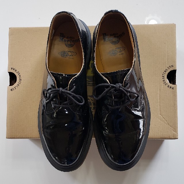 Dr.Martens(ドクターマーチン)のDr.Martens×BEAMS　別注パテント3ホール メンズの靴/シューズ(ドレス/ビジネス)の商品写真