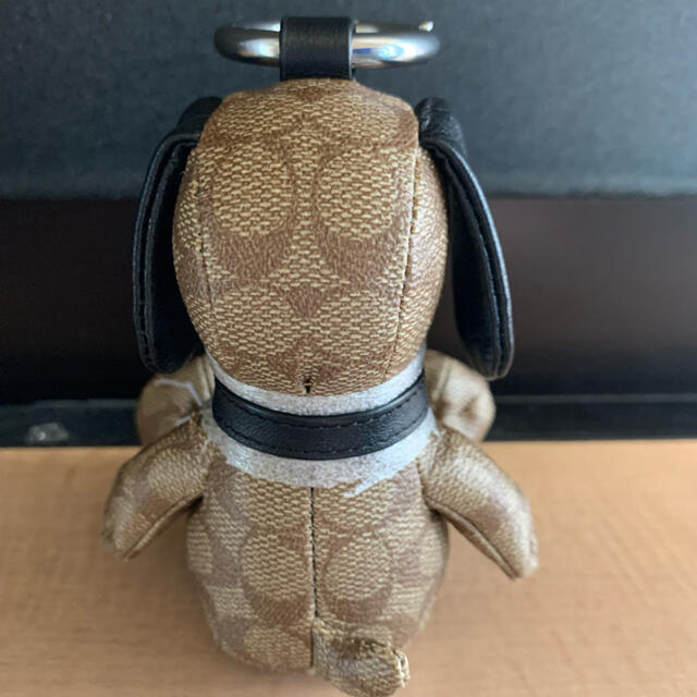 COACH(コーチ)の★新品★ COACH × PEANUTS  スヌーピー　チャーム　キーホルダー レディースのファッション小物(キーホルダー)の商品写真