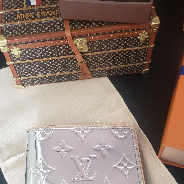 値下げ❣️ルイヴィトン 裾がロゴの透かし模様 ニットワンピース