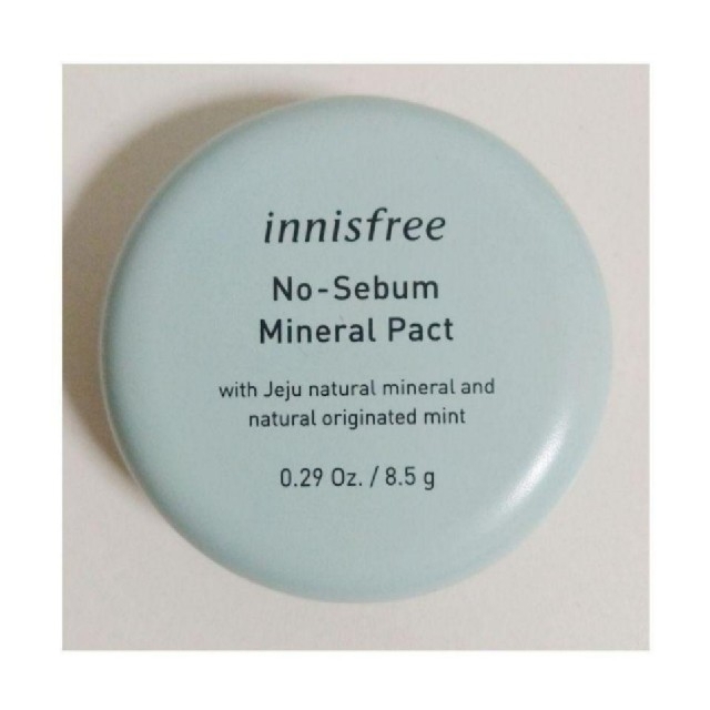 Innisfree(イニスフリー)の【新品】イニスフリー ノーセバム ミネラルパクト 8.5g コスメ/美容のベースメイク/化粧品(フェイスパウダー)の商品写真