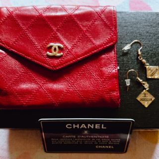 シャネル(CHANEL)のミナミン様専用❤️正規品CHANELのお財布とノベルティーピアスセット❤️(財布)