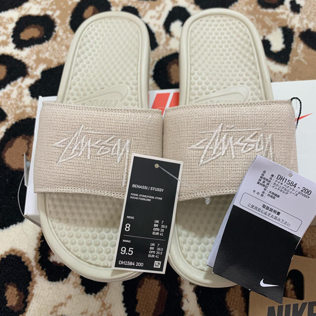 NIKE(ナイキ)のNIKE STUSSY べナッシ SLIDE  STONE メンズの靴/シューズ(サンダル)の商品写真