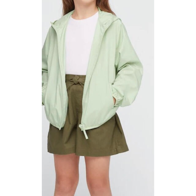 UNIQLO(ユニクロ)のユニクロ　ポッケッタブルUVパーカー新品　120 キッズ/ベビー/マタニティのキッズ服女の子用(90cm~)(ジャケット/上着)の商品写真