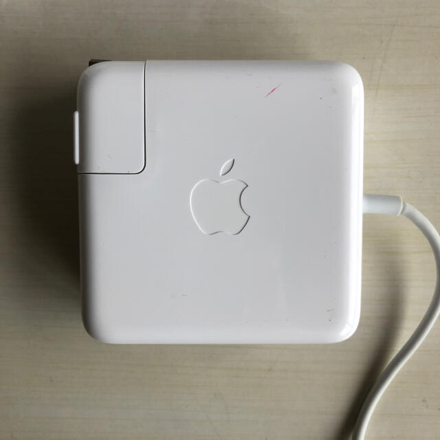 Apple(アップル)の60W MagSafe Power Adapter スマホ/家電/カメラのPC/タブレット(PC周辺機器)の商品写真