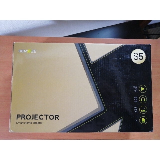 【新品未使用】プロジェクター remoze s5 スマホ/家電/カメラのテレビ/映像機器(プロジェクター)の商品写真
