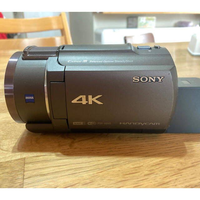 SONY(ソニー)の【保証あり】SONY 4Kビデオカメラ FDR-AX45ブラウン 中古美品！ スマホ/家電/カメラのカメラ(ビデオカメラ)の商品写真