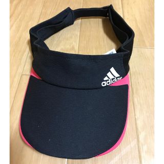 アディダス(adidas)のadidas アディダス サンバイザー　黒×ピンク(その他)