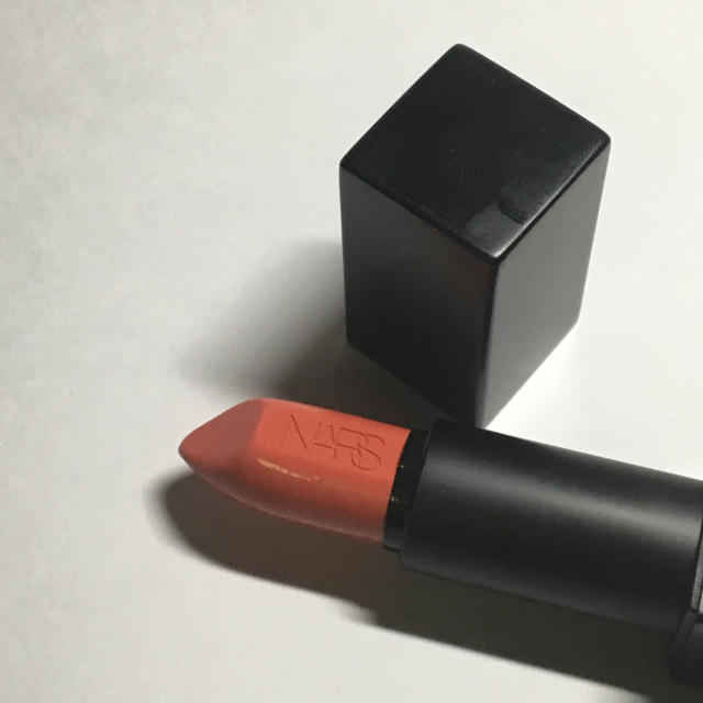 NARS(ナーズ)のNARS オーデイシャスリップスティック 9466 コスメ/美容のベースメイク/化粧品(口紅)の商品写真