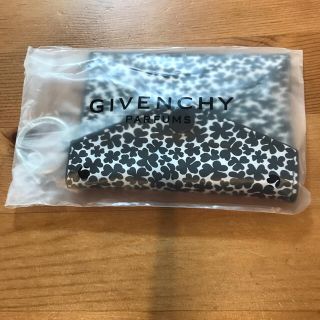 ジバンシィ(GIVENCHY)のGIVENCHY ジパンシーのカードケース(名刺入れ/定期入れ)