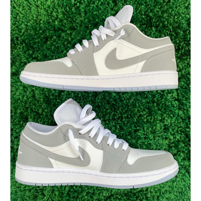 NIKE(ナイキ)のNIKE WMNS AIR JORDAN 1 LOW "WOLF GREY" レディースの靴/シューズ(スニーカー)の商品写真